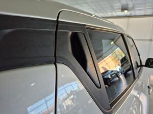 Suzuki Swift 1.2 GLX manual - Image 11