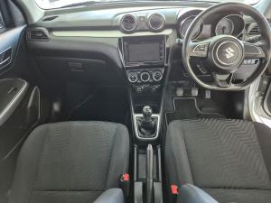 Suzuki Swift 1.2 GLX manual - Image 17