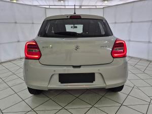 Suzuki Swift 1.2 GLX manual - Image 6