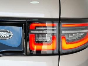 Land Rover Discovery Sport P300e R-Dynamic HSE - Image 23