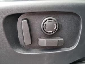 Land Rover Discovery Sport P300e R-Dynamic HSE - Image 25