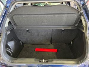 Suzuki Swift 1.2 GLX manual - Image 10