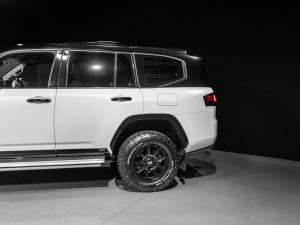 Toyota Land Cruiser 300 3.3D GX-R - Image 5