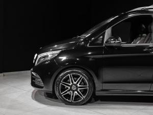 Mercedes-Benz V-Class V300d Exclusive - Image 17