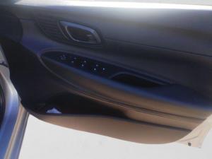 Hyundai i20 1.2 Premium - Image 10
