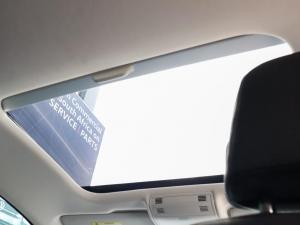 Volkswagen Polo hatch 1.0TSI Life auto - Image 11