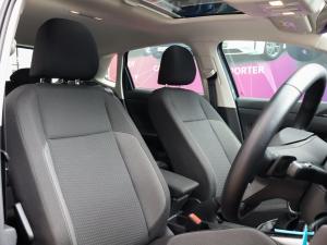 Volkswagen Polo hatch 1.0TSI Life auto - Image 11