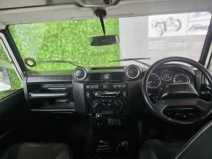 Land Rover Defender 110 TD station wagon S - Image 11