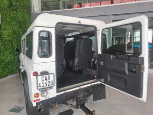 Land Rover Defender 110 TD station wagon S - Image 14