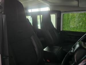 Land Rover Defender 110 TD station wagon S - Image 9