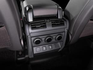 Land Rover Defender 110 D350 X-Dynamic HSE - Image 22