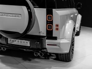 Land Rover Defender 110 D350 X-Dynamic HSE - Image 27