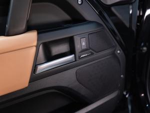 Land Rover Defender 110 D350 X-Dynamic HSE - Image 12