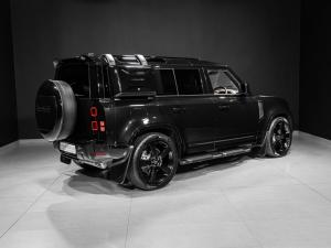 Land Rover Defender 110 D350 X-Dynamic HSE - Image 25