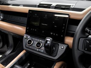Land Rover Defender 110 P425 X-Dynamic HSE - Image 11