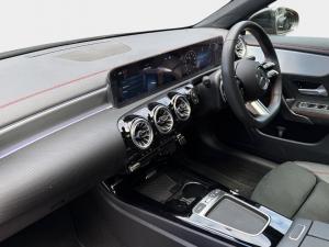 Mercedes-Benz CLA CLA200 Progressive - Image 11