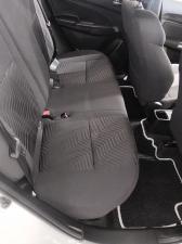 Suzuki Swift 1.2 GLX manual - Image 20