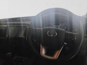 Toyota Hilux 2.4GD-6 double cab 4x4 Raider manual - Image 11