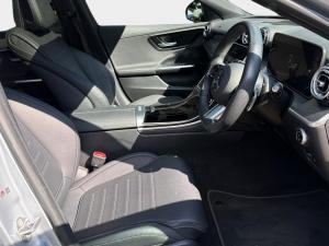 Mercedes-Benz C-Class C200 Avantgarde - Image 13