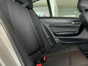 BMW 1 Series 118i 5-door auto - Image 23