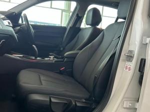 BMW 1 Series 118i 5-door auto - Image 24