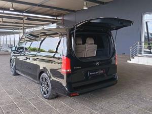 Mercedes-Benz V-Class V300d Exclusive - Image 11