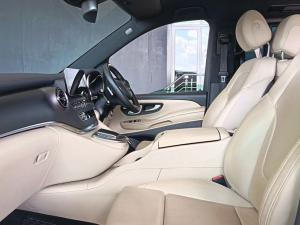 Mercedes-Benz V-Class V300d Exclusive - Image 15