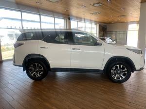 Toyota Fortuner 2.4GD-6 4x4 - Image 4
