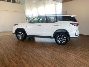 Toyota Fortuner 2.4GD-6 4x4 - Image 6