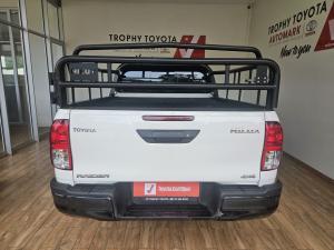 Toyota Hilux 2.4GD-6 double cab 4x4 Raider manual - Image 5