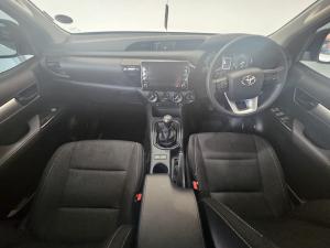 Toyota Hilux 2.4GD-6 double cab 4x4 Raider manual - Image 6