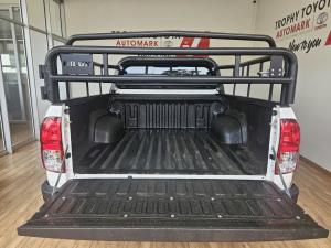 Toyota Hilux 2.4GD-6 double cab 4x4 Raider manual - Image 13