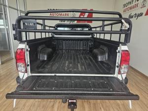 Toyota Hilux 2.4GD-6 single cab 4x4 Raider manual - Image 9