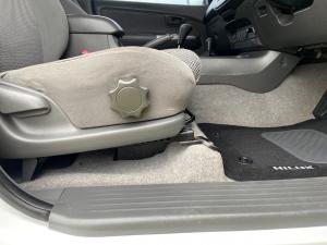 Toyota Hilux 3.0D-4D double cab 4x4 Raider Dakar edition auto - Image 18