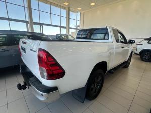Toyota Hilux 2.4GD-6 double cab 4x4 SR - Image 2