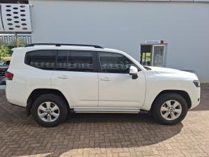 Toyota Land Cruiser 300 3.3D GX-R - Image 3