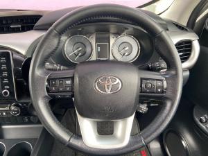 Toyota Hilux 2.8GD-6 double cab Raider auto - Image 8