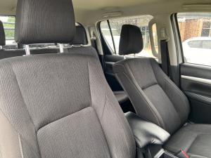 Toyota Hilux 2.8GD-6 double cab Raider auto - Image 17