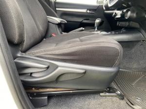 Toyota Hilux 2.8GD-6 double cab Raider auto - Image 19