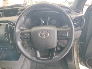 Toyota Hilux 2.8GD-6 double cab Legend manual - Image 8