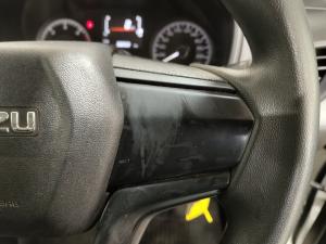 Isuzu D-Max 1.9TD double cab L 4x4 manual - Image 10
