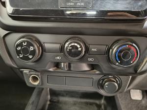 Isuzu D-Max 1.9TD double cab L 4x4 manual - Image 13