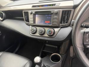 Toyota RAV4 2.0 GX - Image 10