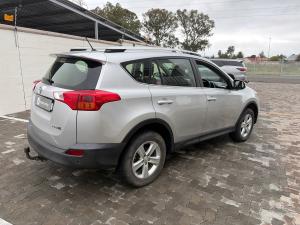 Toyota RAV4 2.0 GX - Image 2