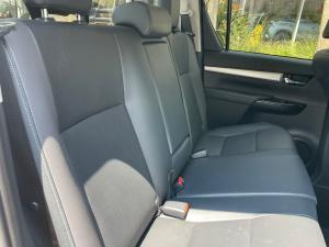 Toyota Hilux 2.8GD-6 double cab 4x4 Raider auto - Image 11
