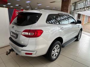 Ford Everest 2.2TDCi XLT - Image 2