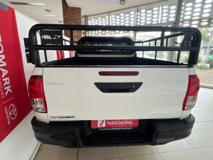Toyota Hilux 2.4GD-6 Xtra cab Raider manual - Image 5