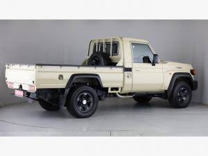 Toyota Land Cruiser 79 2.8GD-6 single cab auto - Image 2