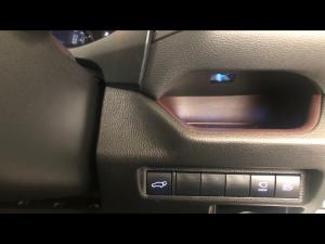 Toyota RAV4 2.0 VX - Image 16