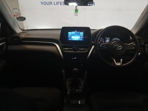 Toyota Urban Cruiser 1.5 XR manual - Image 6